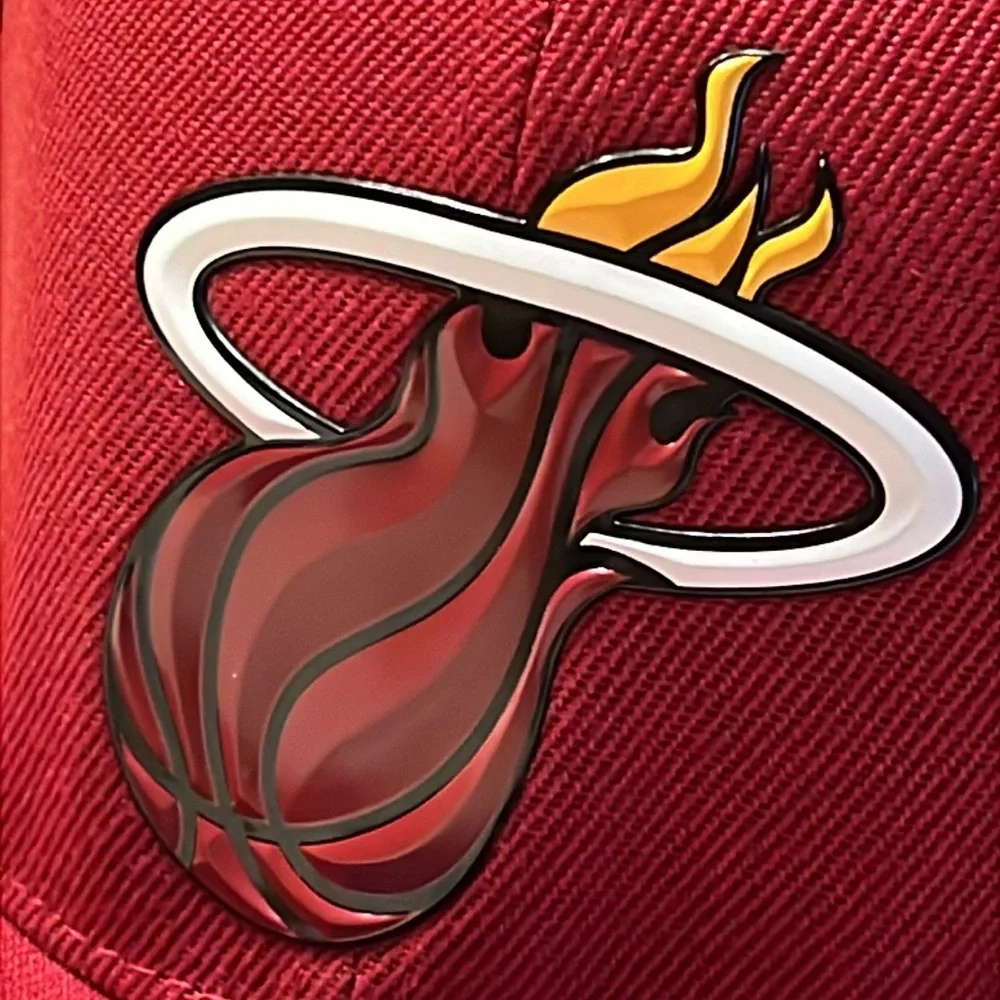 ULTRA GAME The Chisel Miami Heat Basketball Hat